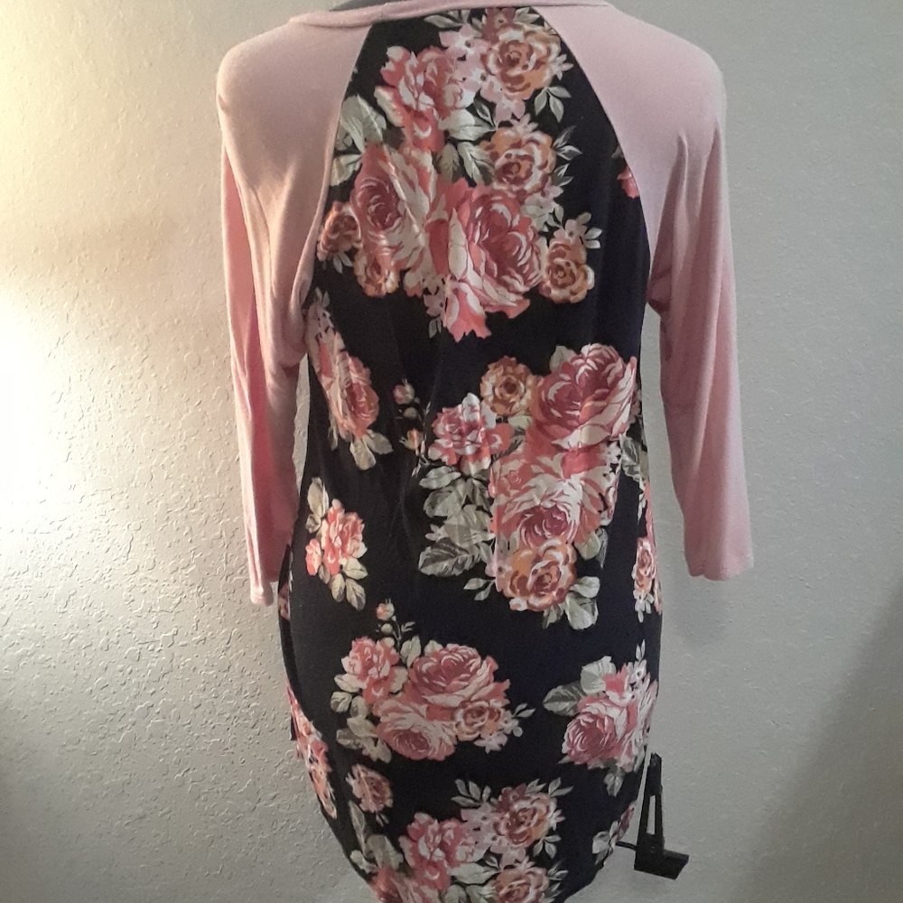 Rose Patterned Baseball Tee‎ - Picture 2 of 5